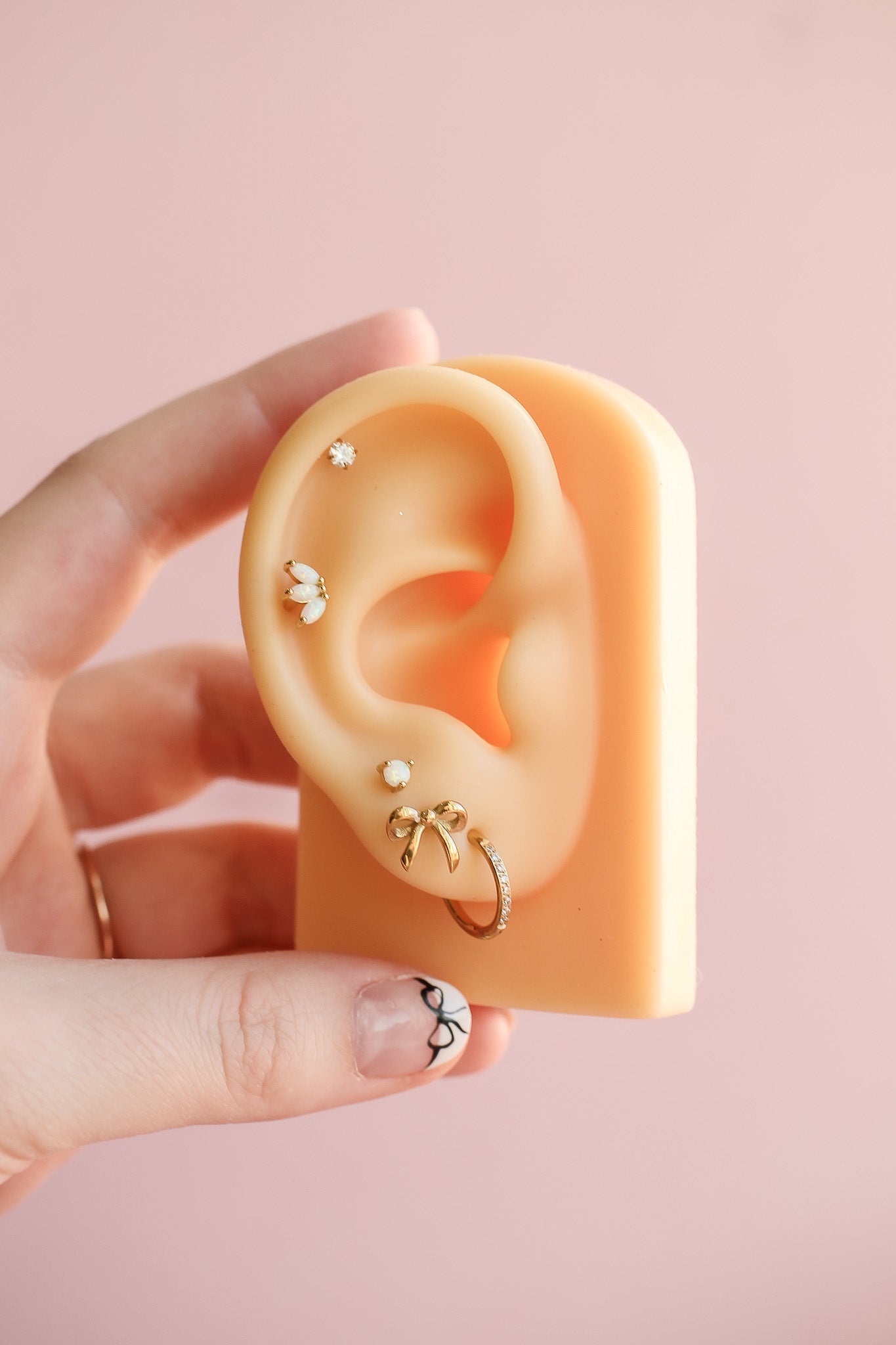 Bow Flat Back Stud