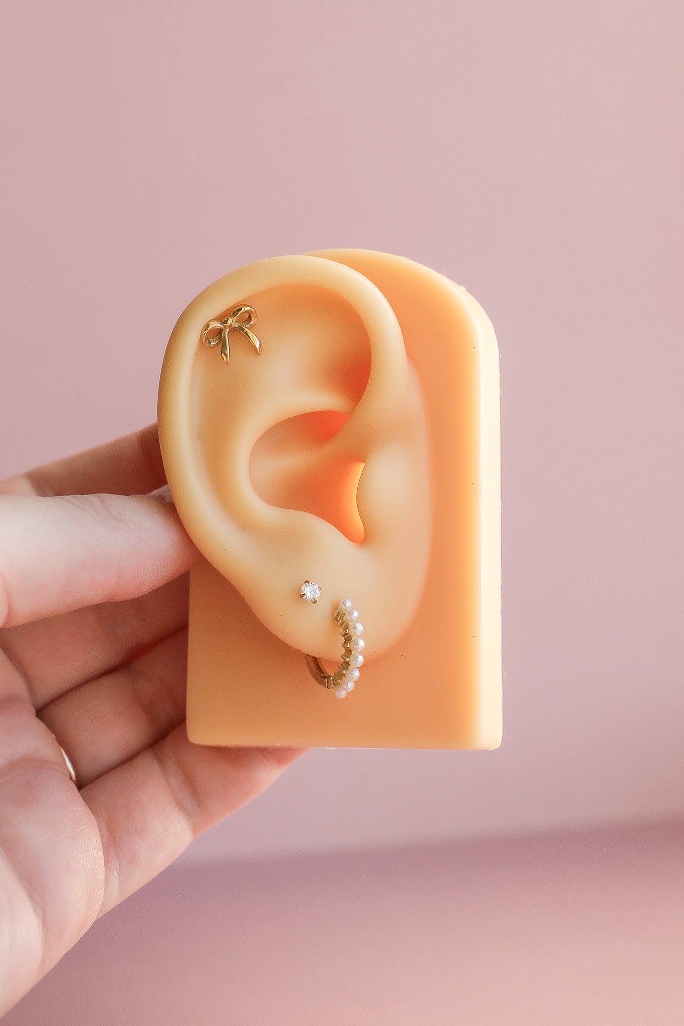 Bow Flat Back Stud