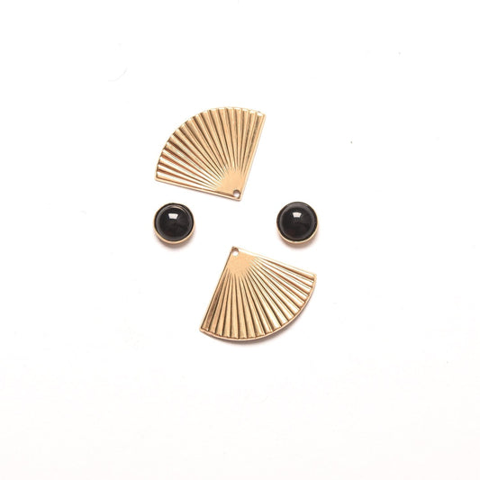 Pleat Jackets with Onyx Stud Earrings