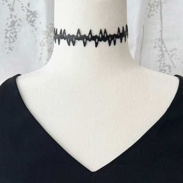 Fang Choker