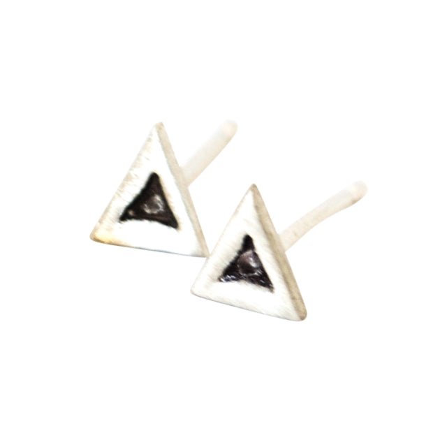 Dark triangle stud earrings
