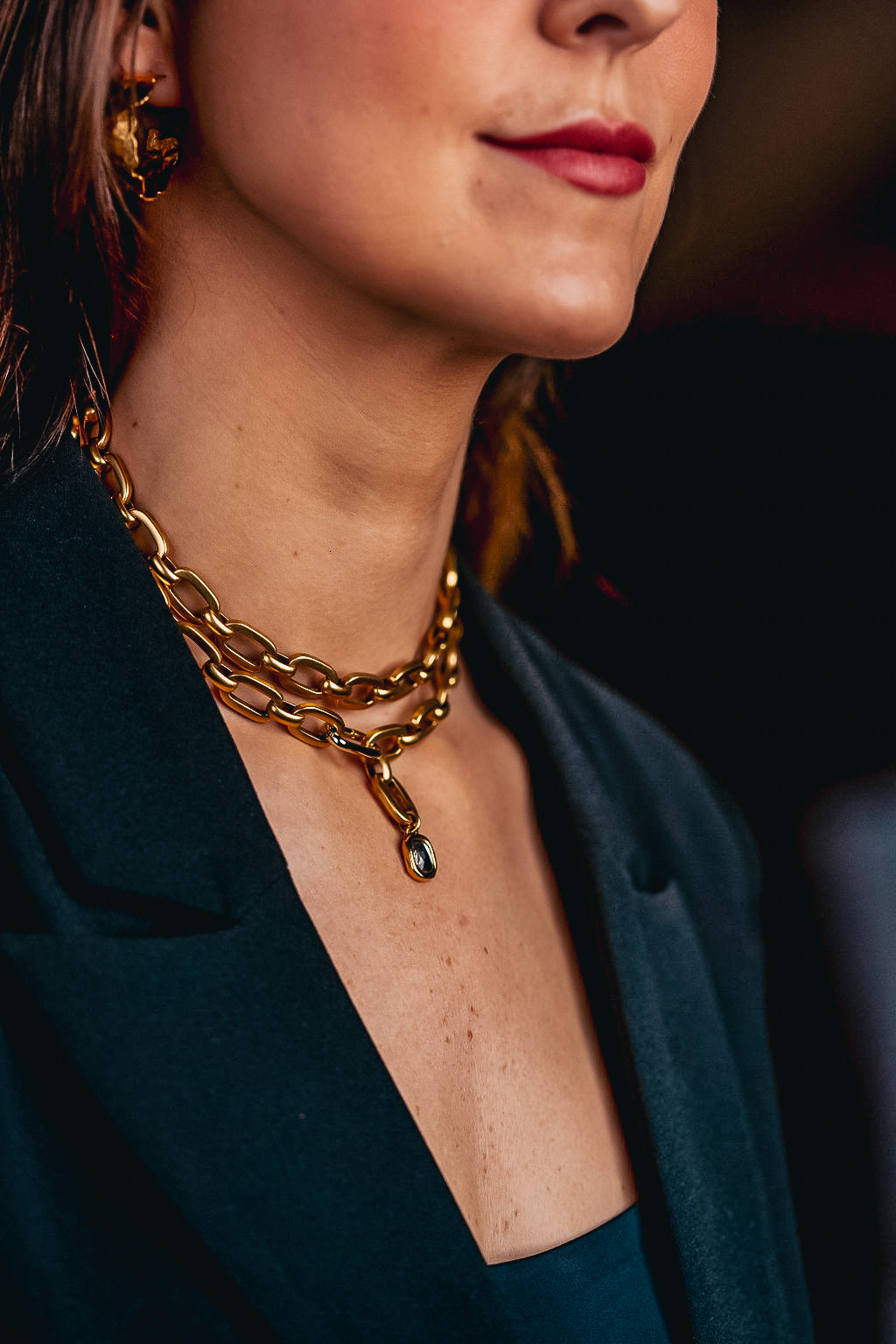 Chunky Gold Lariat with Crystal Pendant
