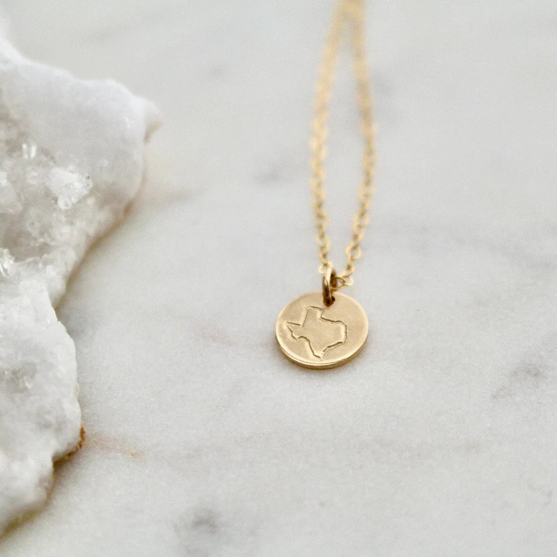 Dainty State Necklace โ Personalized Gold or Silver State Pendant Jewelry