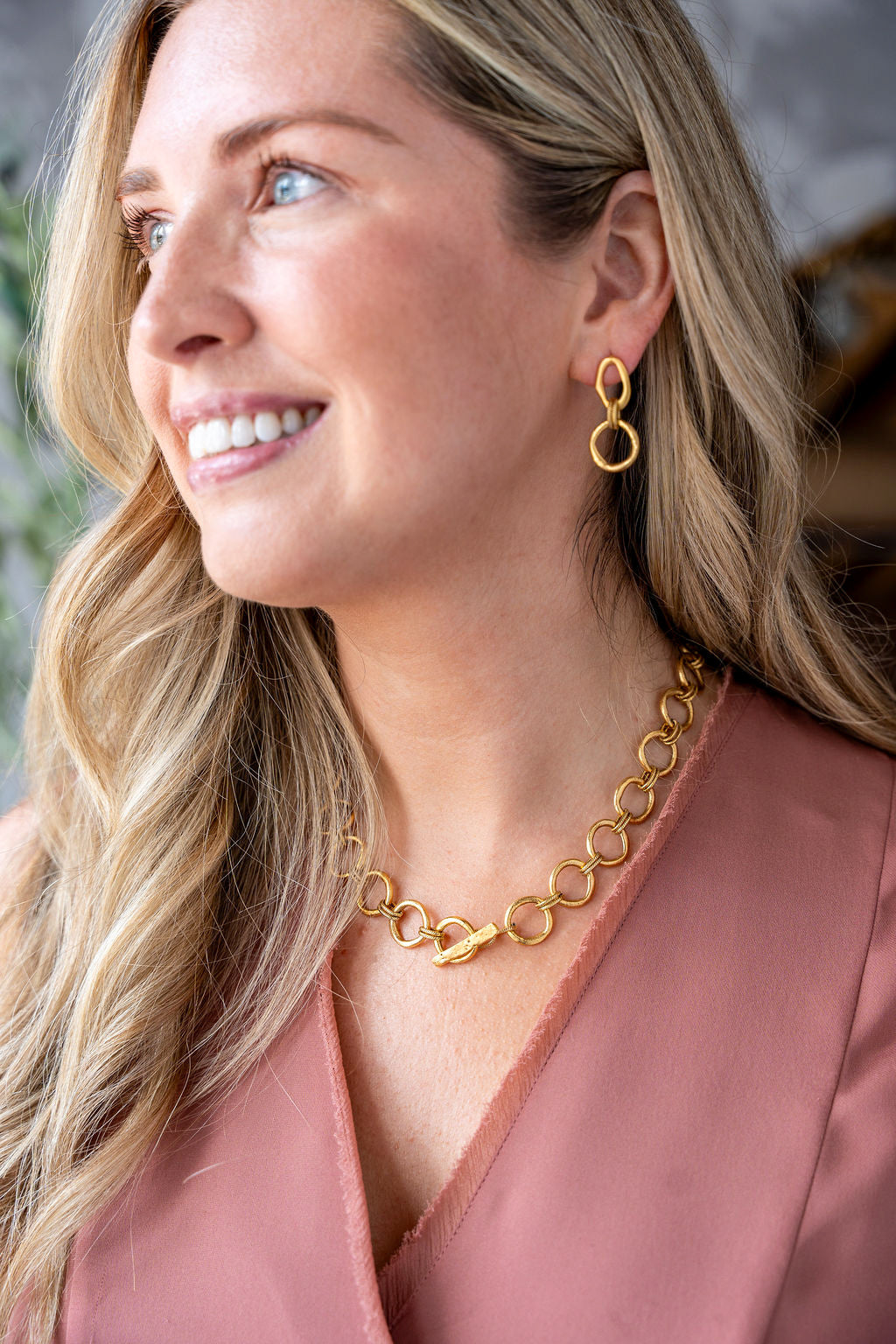 Gold Sculpted Circle Necklace