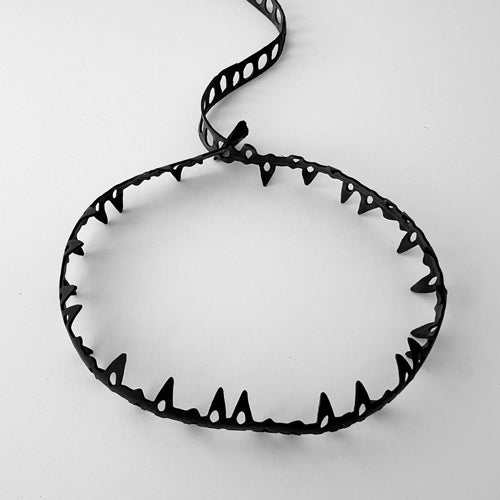Fang Choker