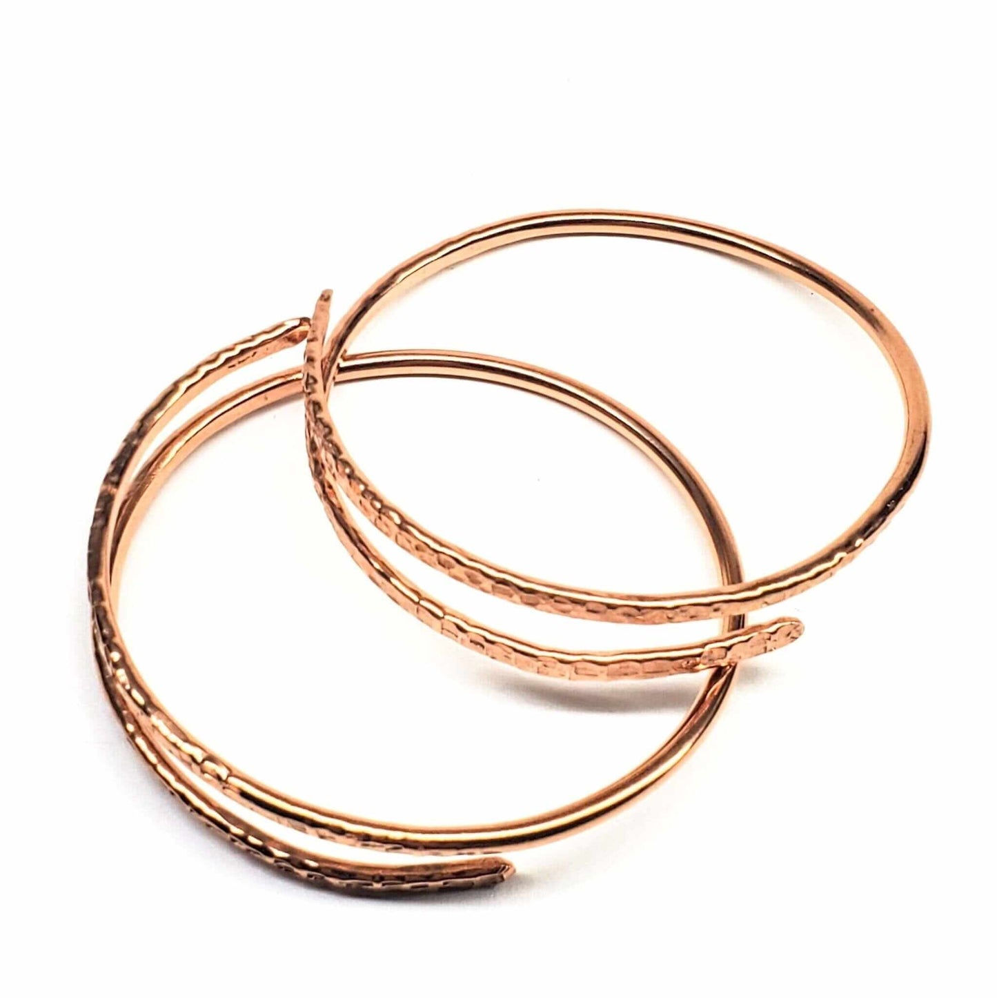 Handmade Hammer Textured 2 Piece Handmade Interlocking Full Overlap Copper Bangle Set