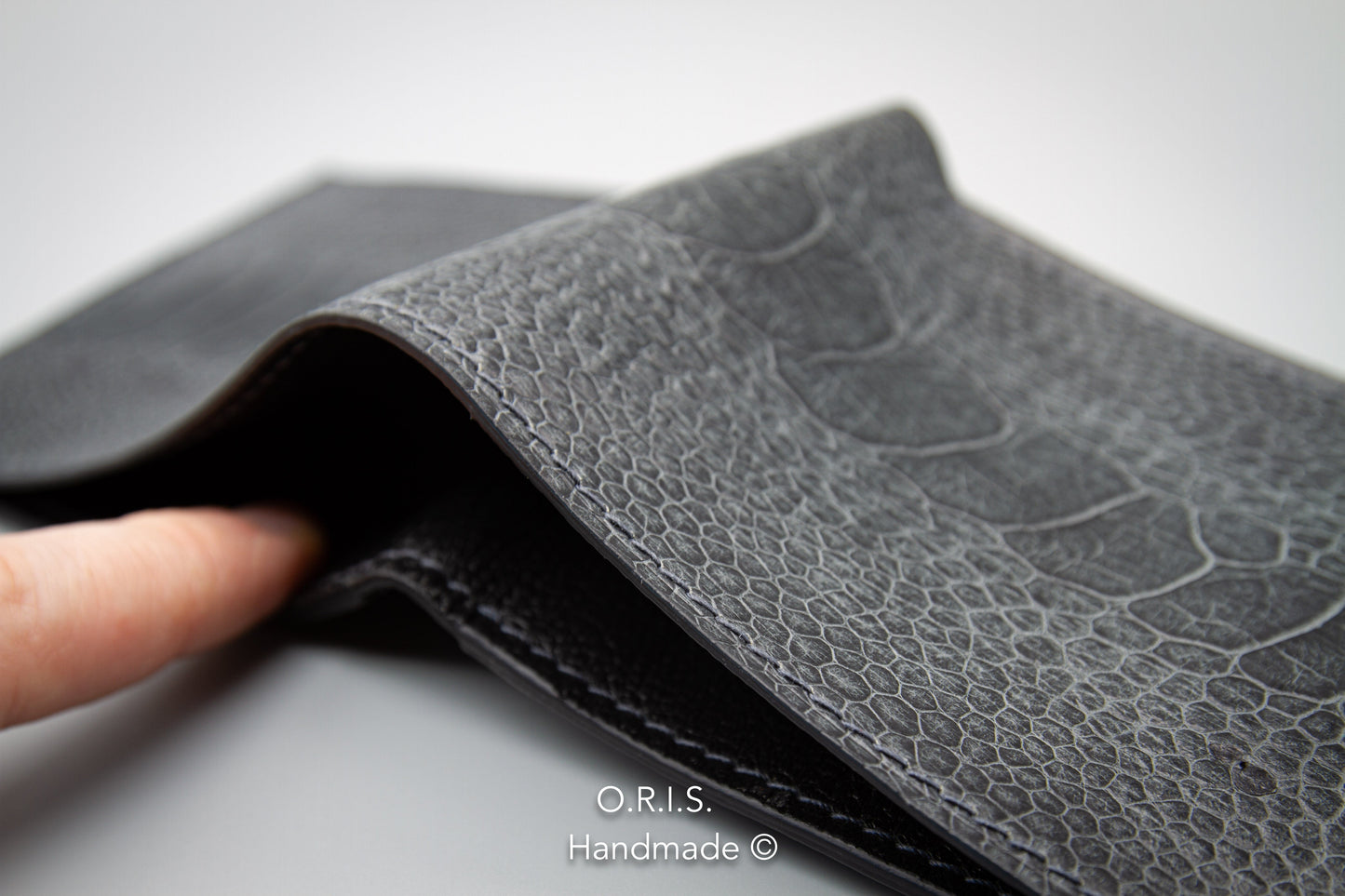 Ostrich Leather Wallet in Grey with Chèvre Interior