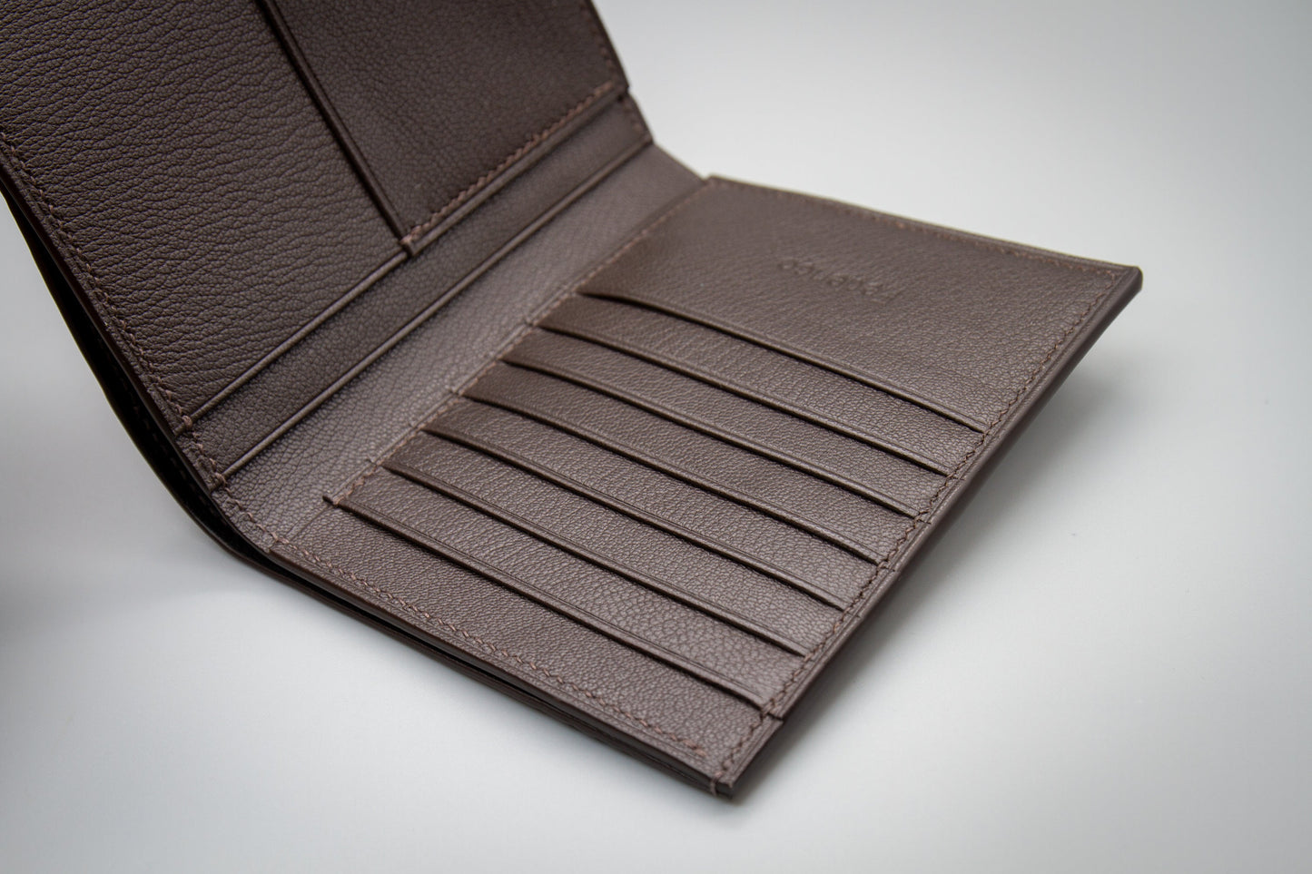 Alligator Travel Organizer - Passport Wallet