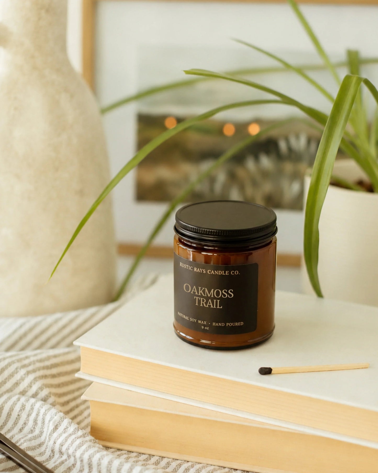 Oakmoss Trail Candle | 9 oz Amber Jar