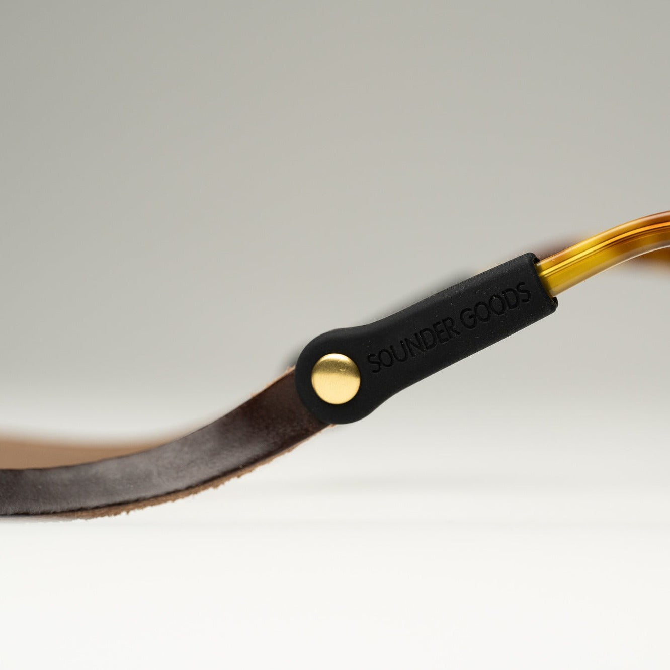Slim Leather Sunglass Strap (Waxed Montauk)