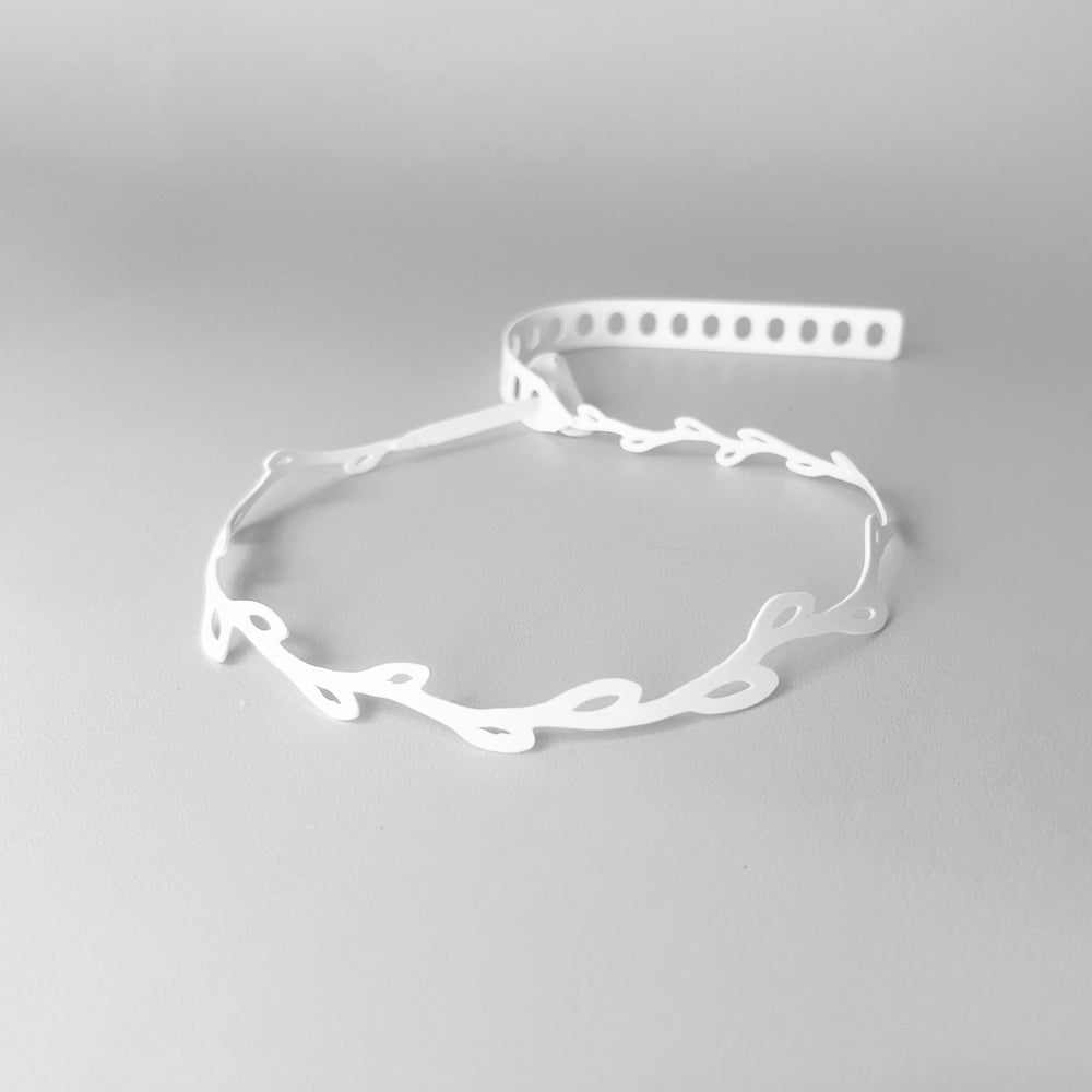 Sweet Ivy Choker Necklace