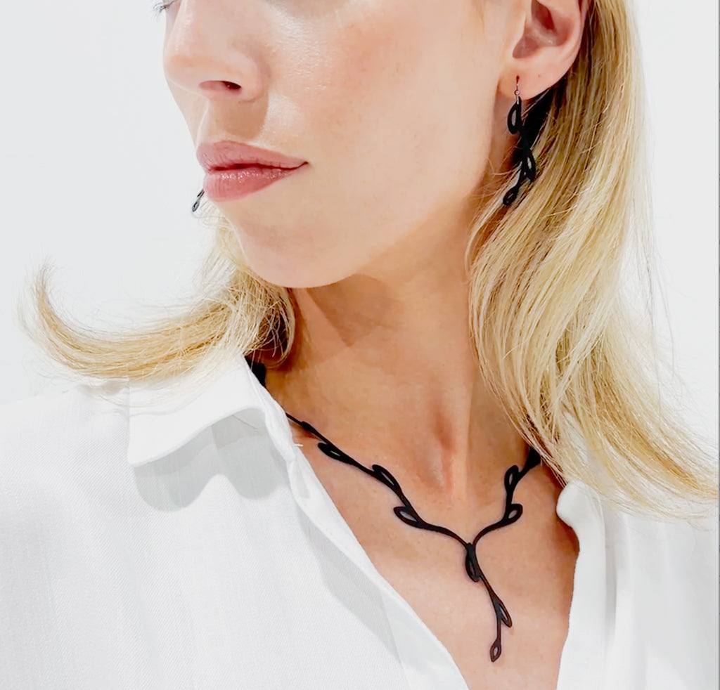 Sweet Ivy V Lariat Necklace
