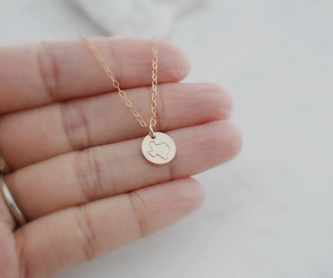 Dainty State Necklace – Personalized Gold or Silver State Pendant Jewelry