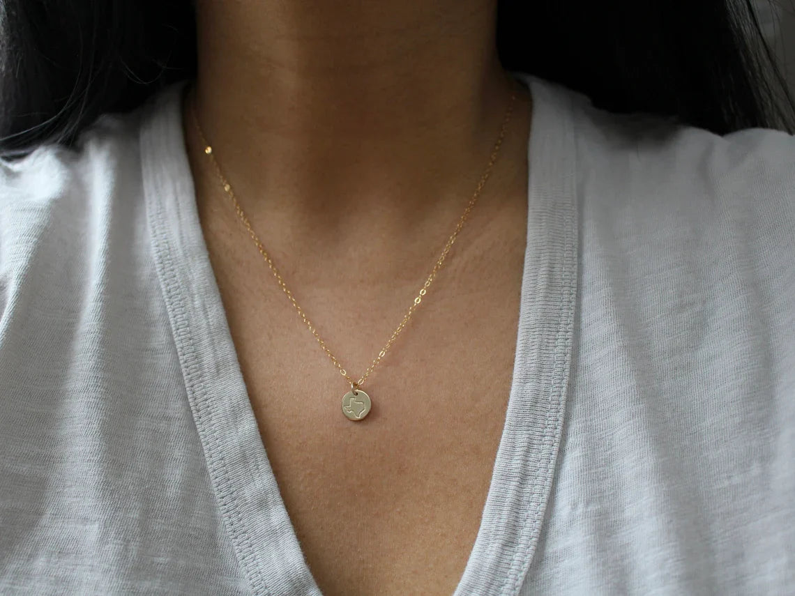 Dainty State Necklace – Personalized Gold or Silver State Pendant Jewelry