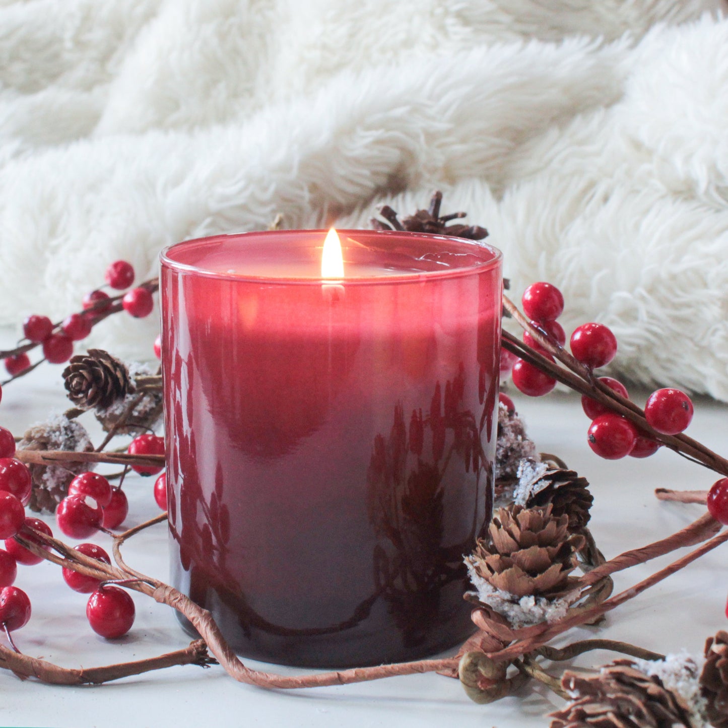 Rouge 9 oz. Hue Candle (Elderberry)