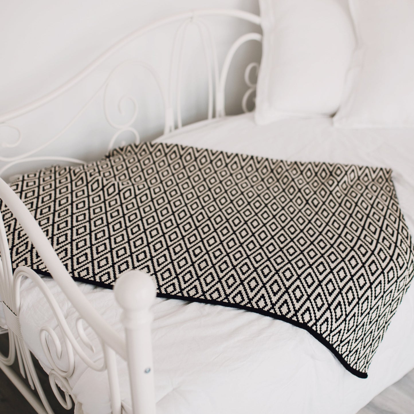 Bella Vista Throw